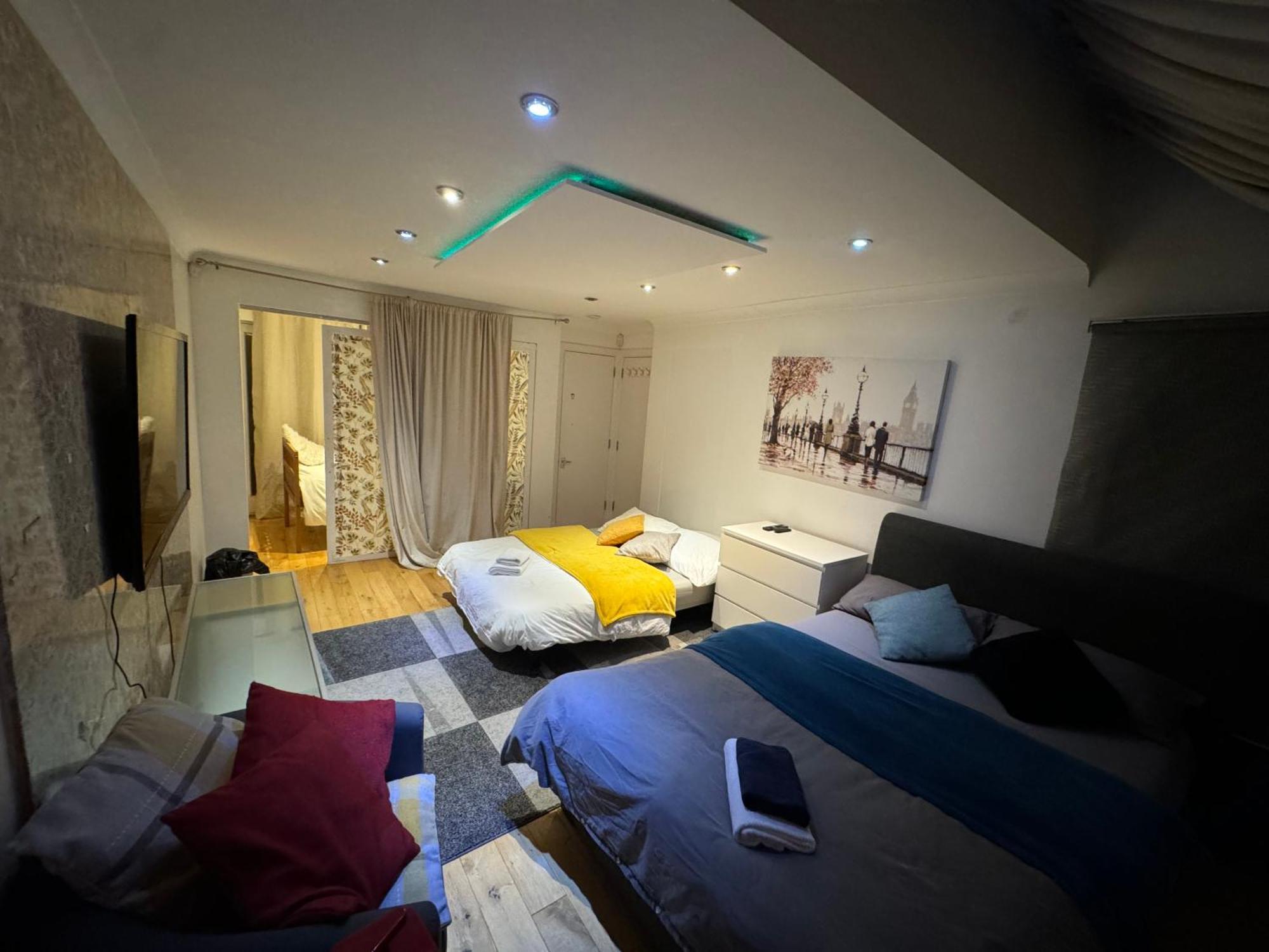 Cozy Rooms Near Central London Exterior photo