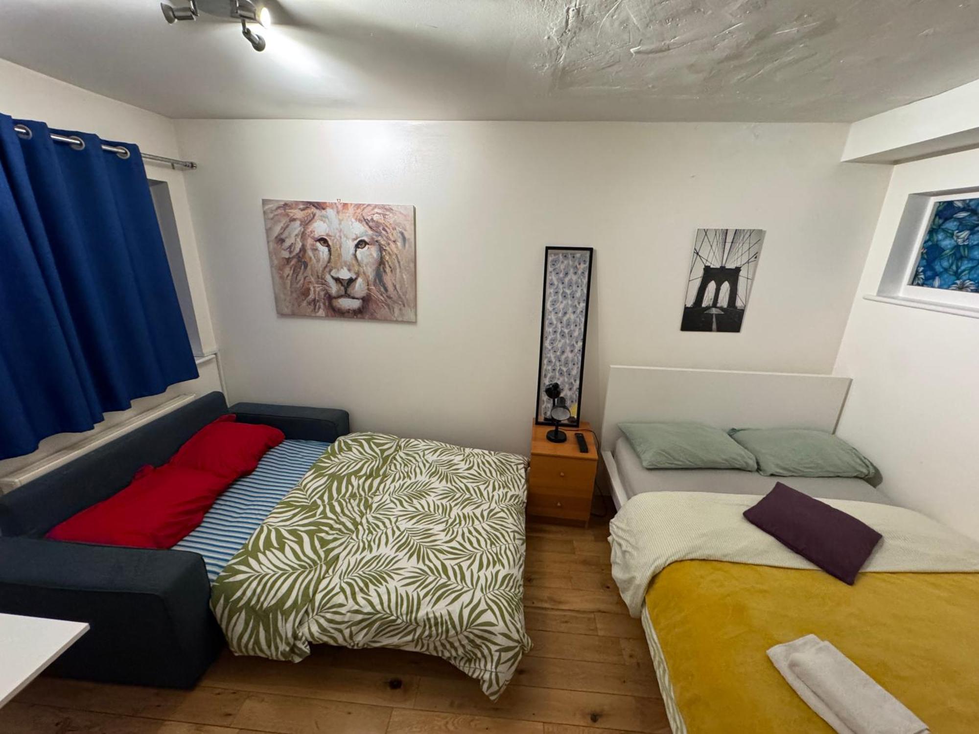 Cozy Rooms Near Central London Exterior photo